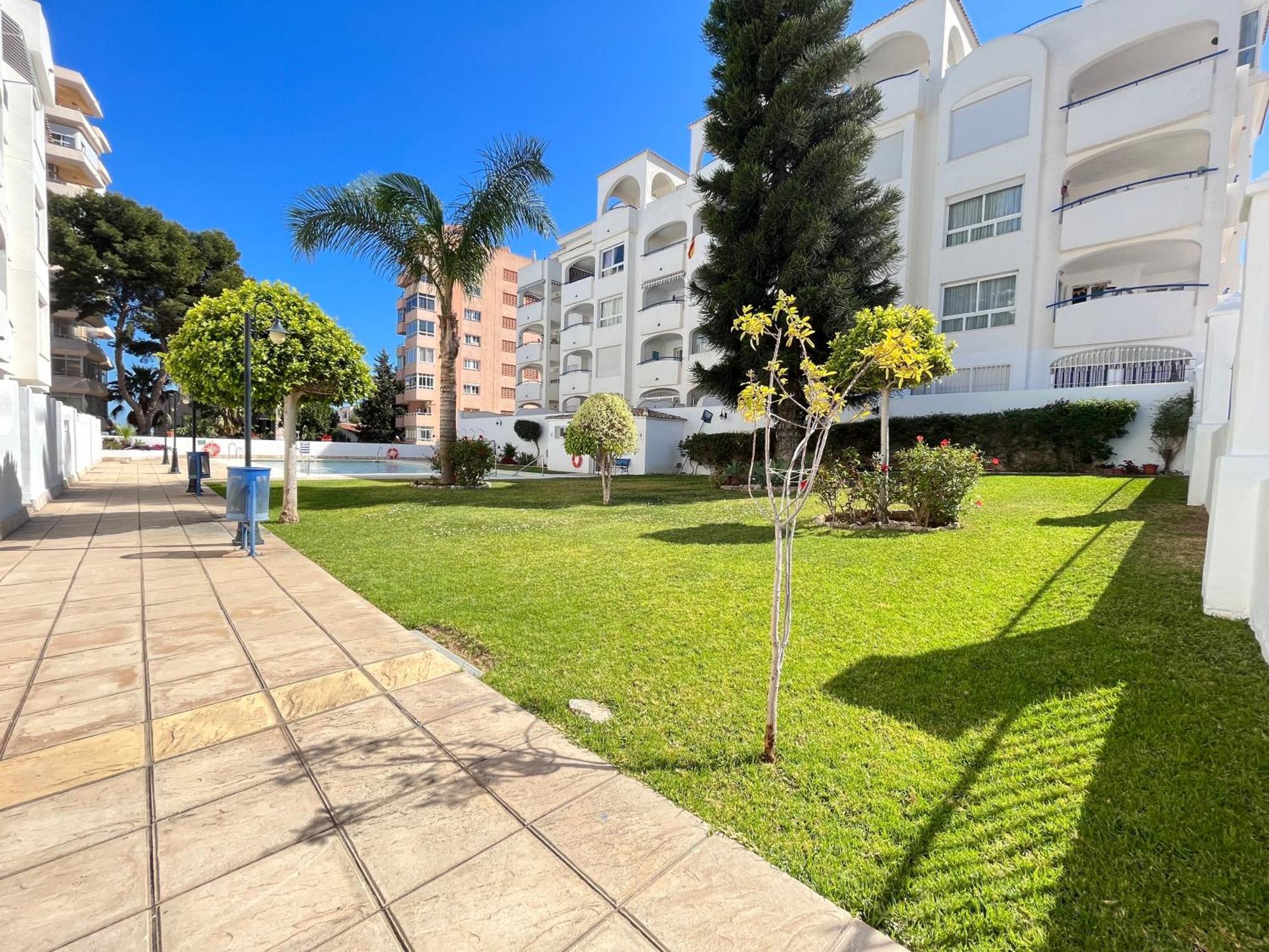 Appartement Spacieux Avec Terrasse Et Piscine Benalmádena Kültér fotó